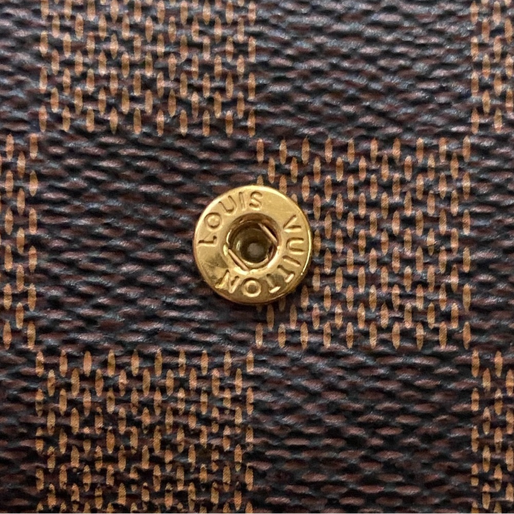 Louis Vuitton 6 Key Holder in Damier Ebene - Picture 11 of 13